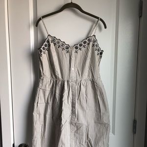 NWT - Madewell Embroidered Seersucker Midi Dress